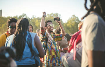 How to cope with hay fever at Glastonbury